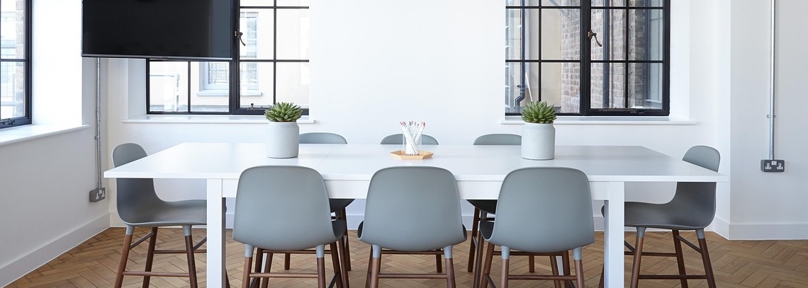 chairs-2181960_1280
